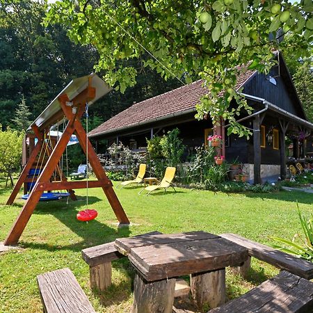 Kuca Viola, Traditional Wooden House In Tuhelj Extérieur photo