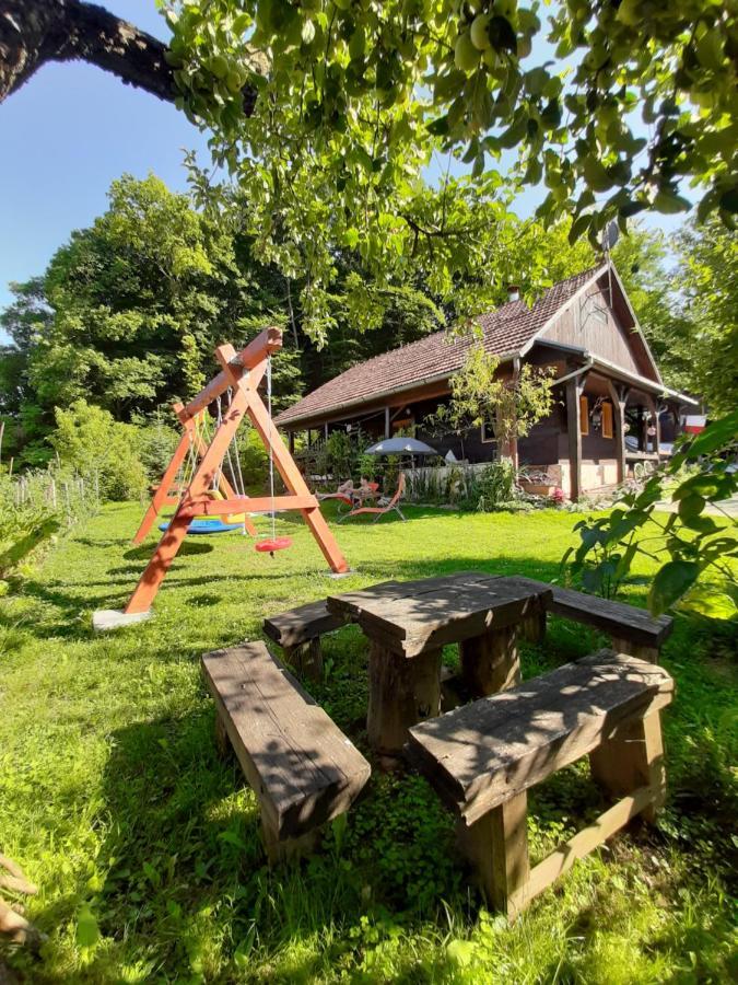 Kuca Viola, Traditional Wooden House In Tuhelj Extérieur photo