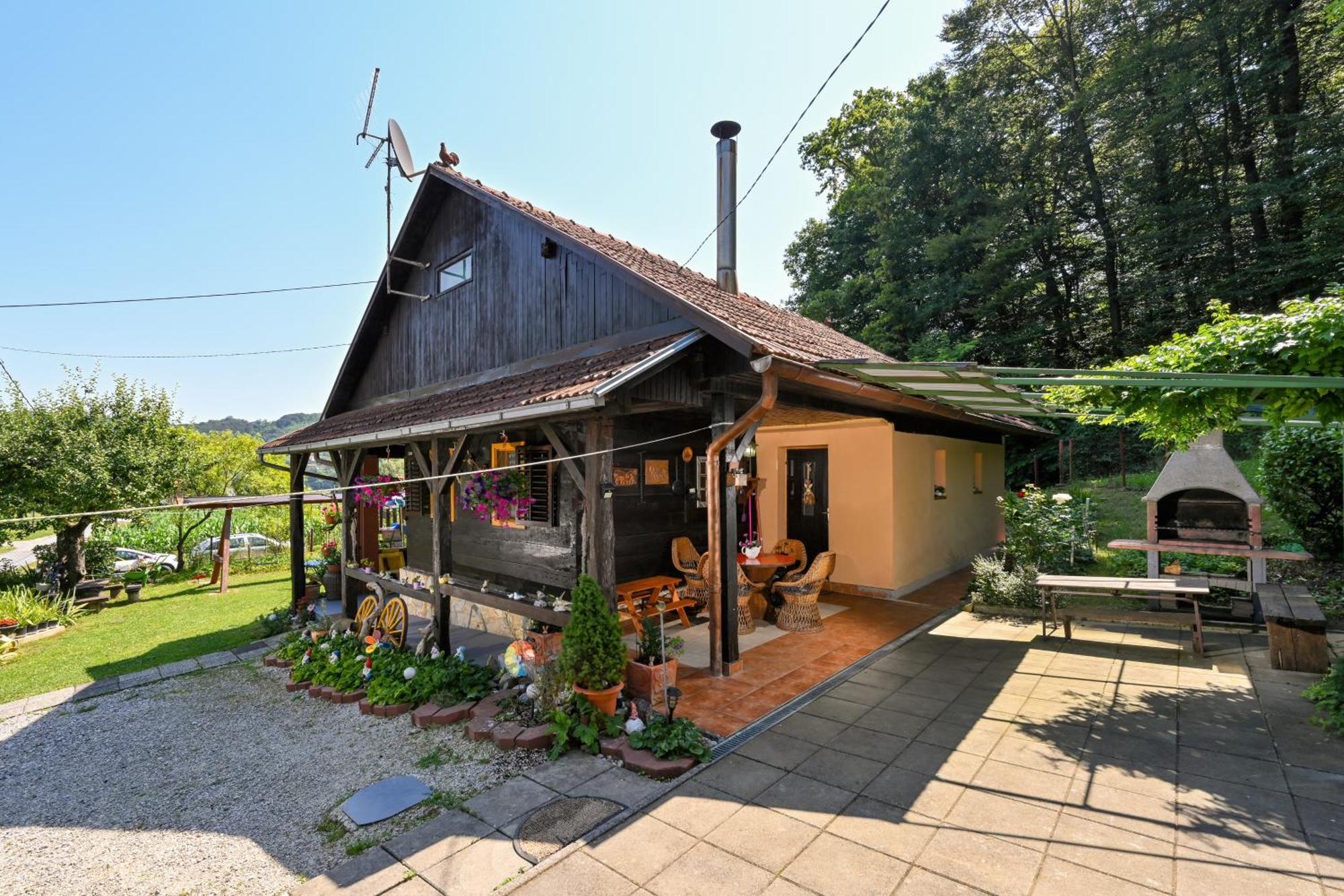 Kuca Viola, Traditional Wooden House In Tuhelj Extérieur photo
