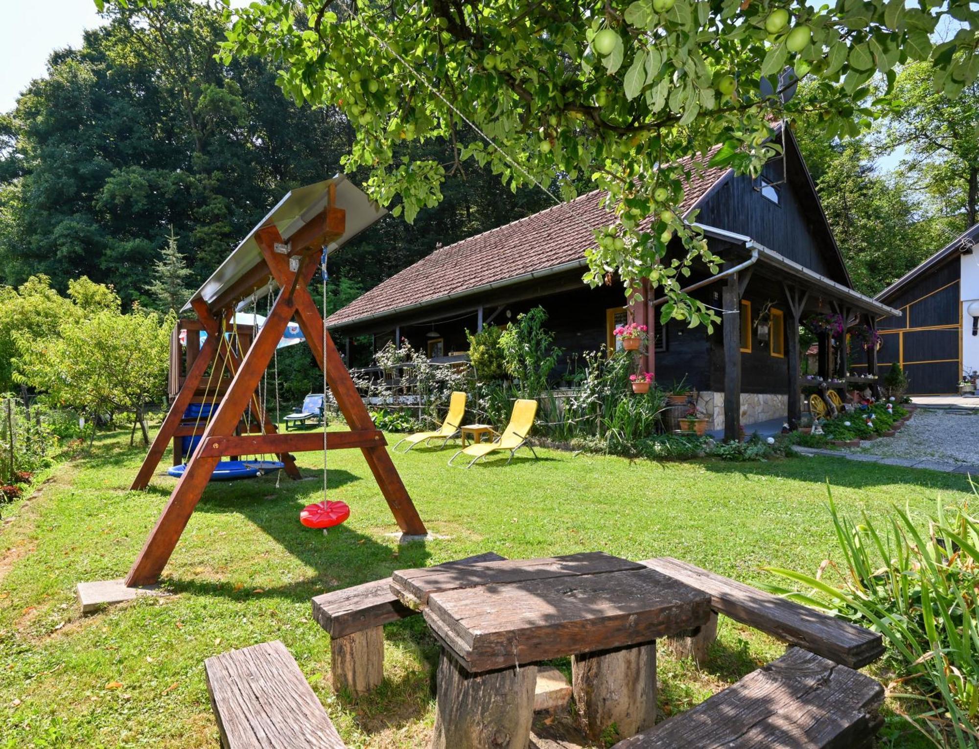 Kuca Viola, Traditional Wooden House In Tuhelj Extérieur photo